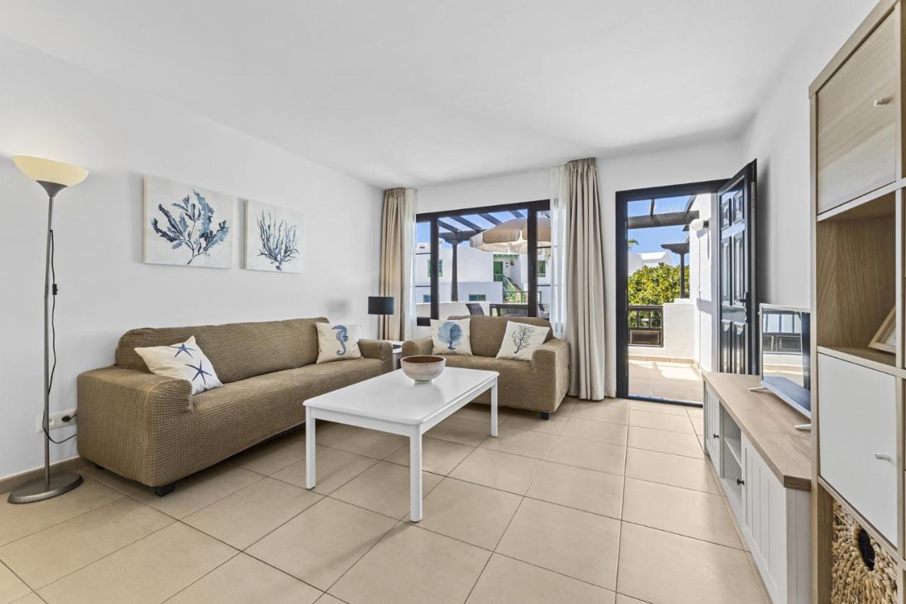 Casahost Bastian Boutique I Seaview Apartment Costa Teguise Exterior photo